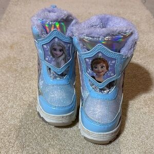 Disney Frozen Snow Boots - Light Blue and Silver